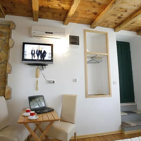 Urbi Et Orbi Apartment *