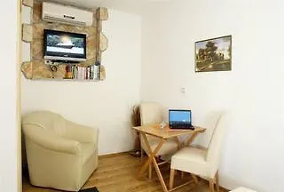 Urbi Et Orbi Apartment *