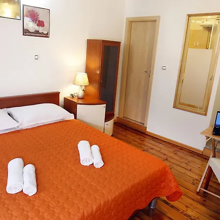 Urbi Et Orbi Apartment *