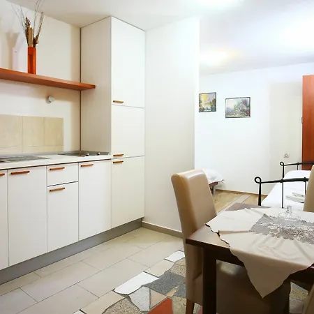 Apartment Urbi Et Orbi Split