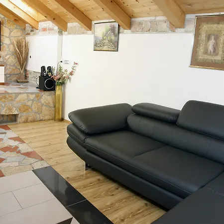 Apartment Urbi Et Orbi Split