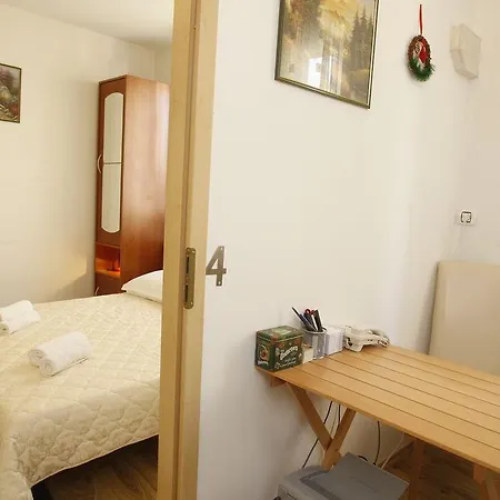 우르비 엣 오르비 *