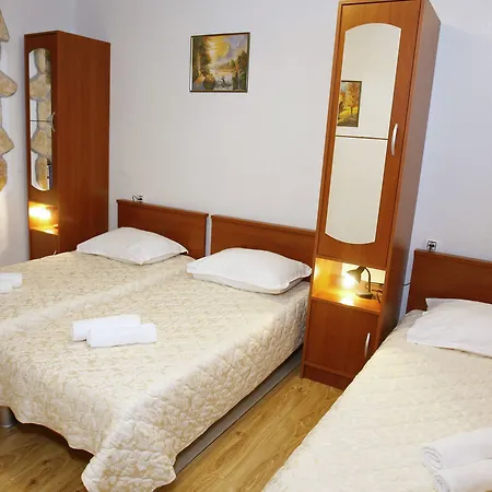 Apartment Urbi Et Orbi Split
