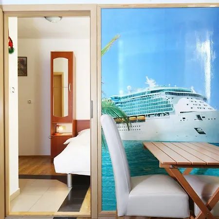 Apartman Urbi Et Orbi *