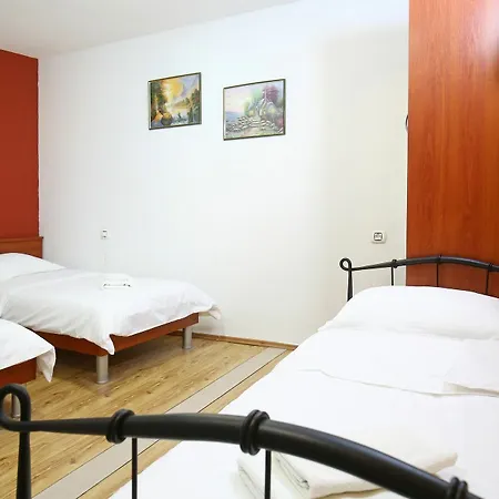 Apartment Urbi Et Orbi Split