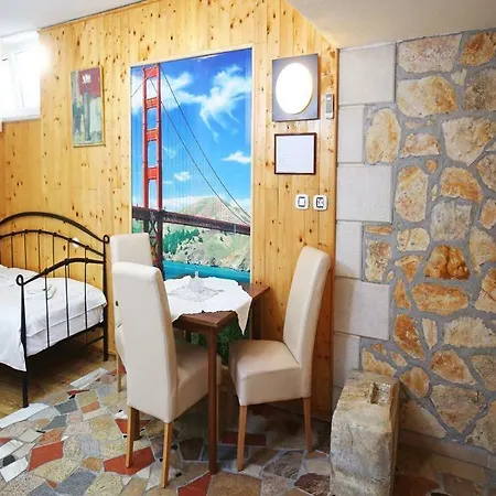 Urbi Et Orbi Apartman *