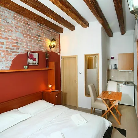 우르비 엣 오르비 *