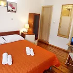 Urbi Et Orbi Apartamento *