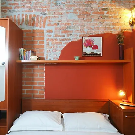 Urbi Et Orbi Apartmán *